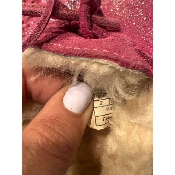 UGG Kid's Dakota Glitter Slipper in Fuchsia - Picture 7 of 7